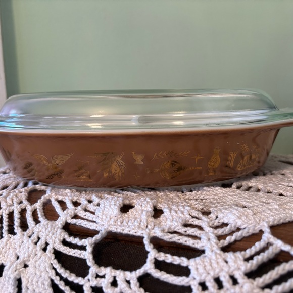 Pyrex 1.5 Qt Divided Casserole Dish Early American Brown Gold with Lid Vintage - Picture 1 of 9